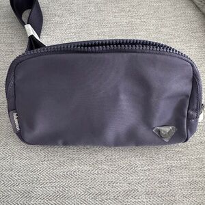 Lululemon NWT Everywhere Belt Bag 1L in Nightshade